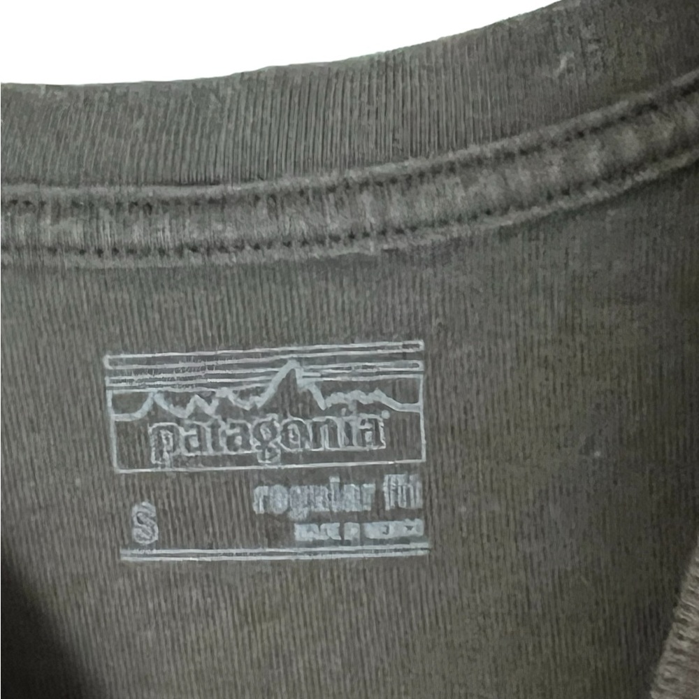 Patagonia | Organic cotton crew neck long sleeve graphic tee Men’s size … - Picture 2 of 9